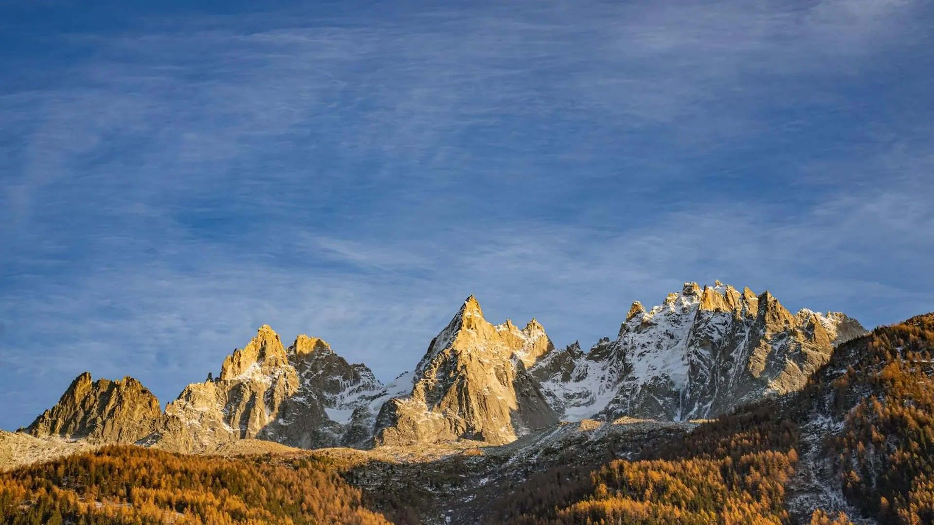 Апартаменты Alpine Garden - Truly Hidden Gem With Sunny Garden In Chamonix Town Center