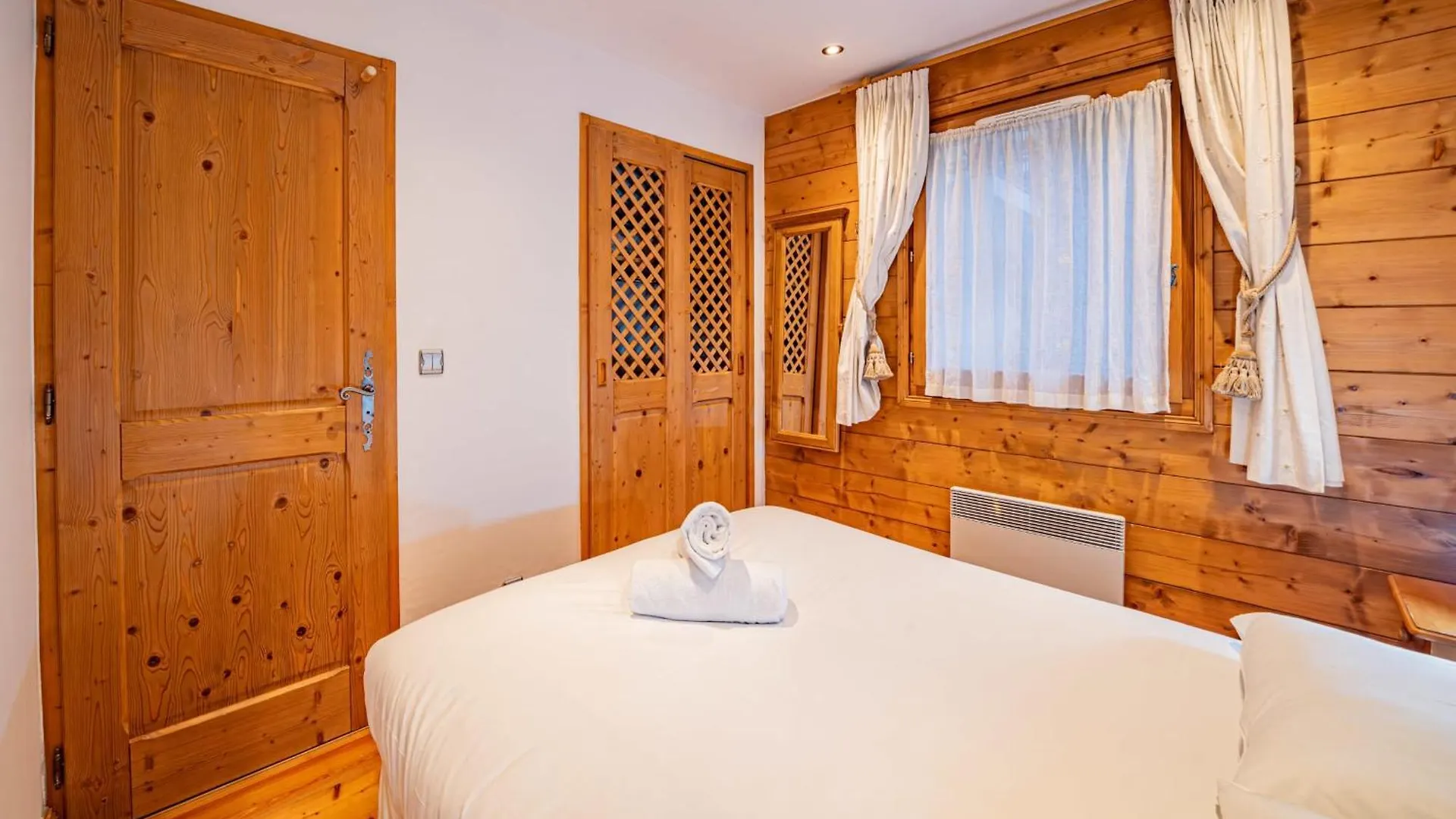 Апартаменты Alpine Garden - Truly Hidden Gem With Sunny Garden In Chamonix Town Center