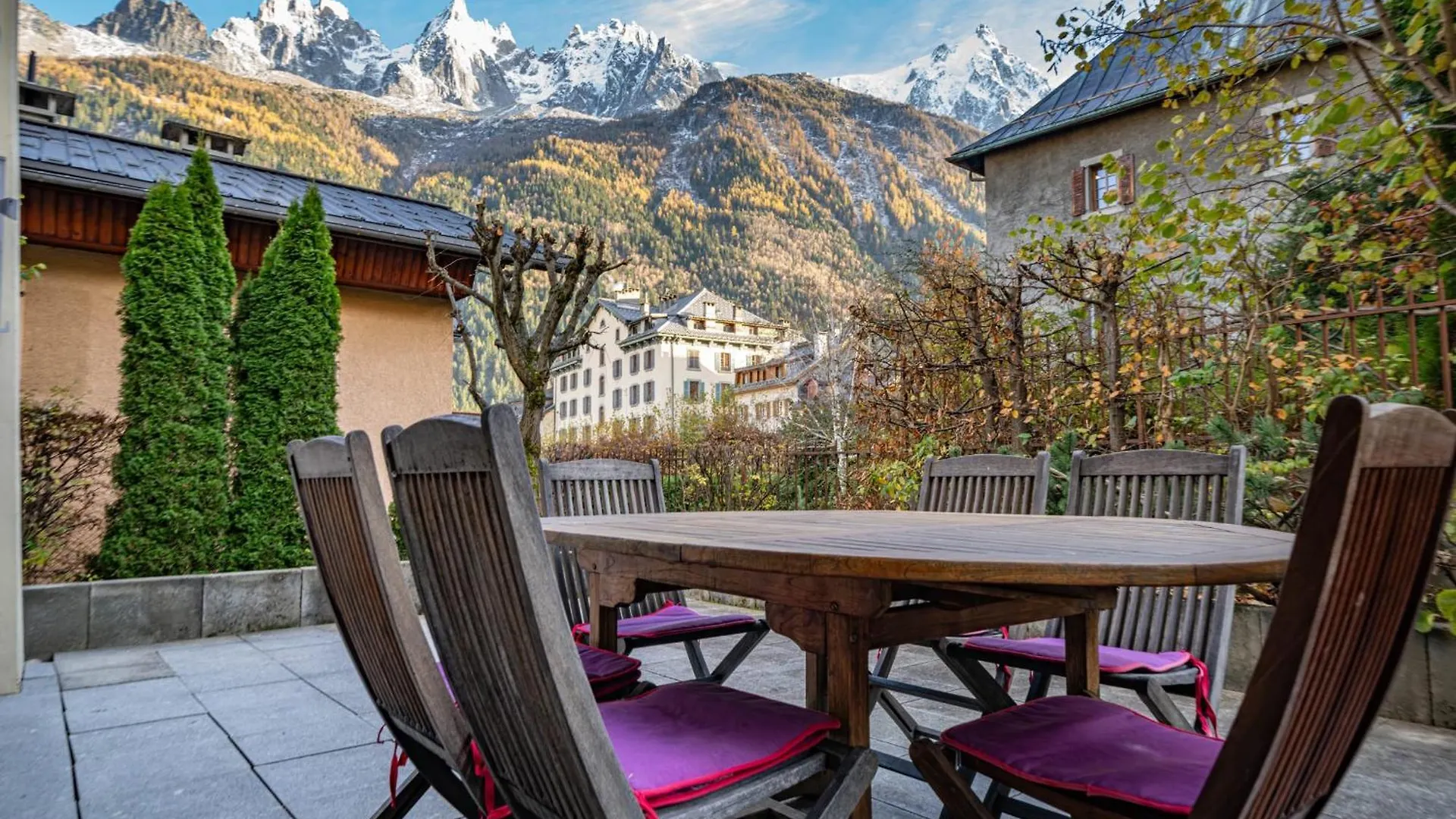 Апартаменты Alpine Garden - Truly Hidden Gem With Sunny Garden In Chamonix Town Center 0*,  Франция