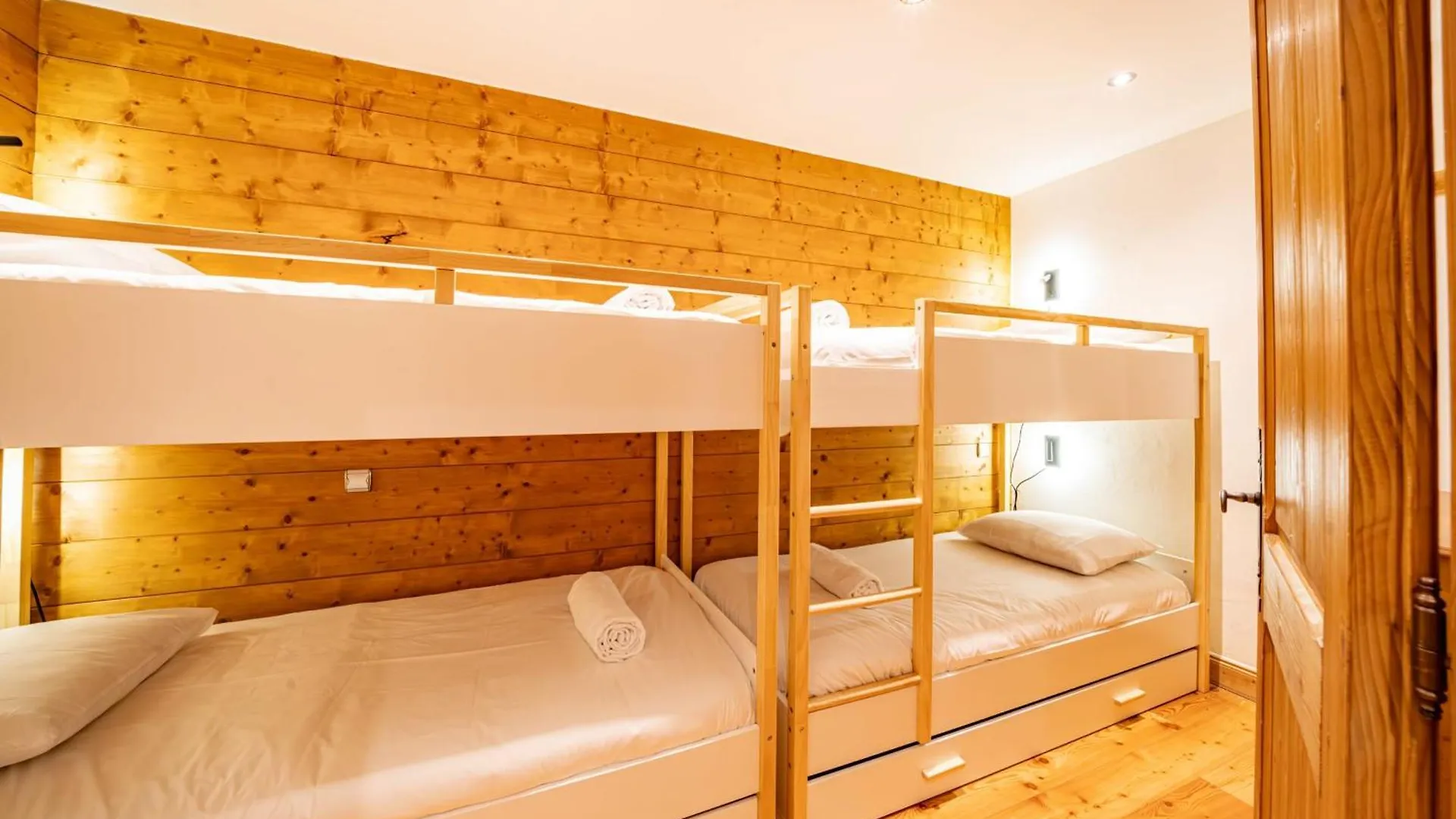 Alpine Garden - Truly Hidden Gem With Sunny Garden In Chamonix Town Center Apartamento França